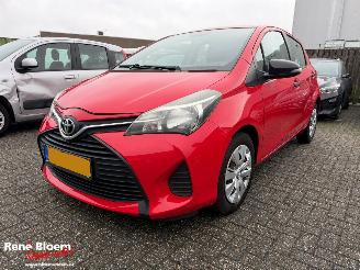 skadebil auto Toyota Yaris 1.0 VVT-i Trend 2014/10