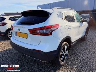 damaged passenger cars Nissan Qashqai 1.2 N-Connecta 2017/9