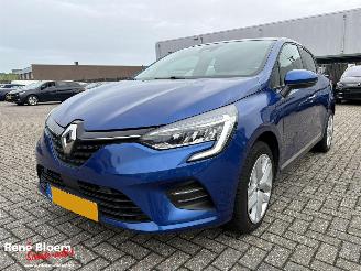 Damaged car Renault Clio 1.0 TCE Zen Navi 5drs 2020/3