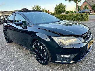 Seat Leon 1.4 TSI 140pk 6-bak FR Bus 5drs - pano - nap - navi - half leer - stoelverw - sportonderstel - 18 inch lmv picture 4