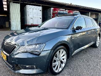 Skoda Superb 1.6 TDI 120pk dsg aut + f1 Style Bus - pano - nap - xenon - rest bpm 1300 - keyless - front + side + line assist - elektr klep picture 2