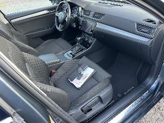Skoda Superb 1.6 TDI 120pk dsg aut + f1 Style Bus - pano - nap - xenon - rest bpm 1300 - keyless - front + side + line assist - elektr klep picture 21
