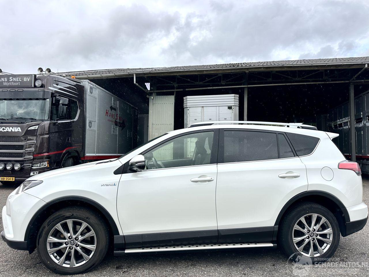 Toyota Rav-4 Gereserveerd 2.5 Hybrid AWD 171pk aut Executive - xenon - 360cam - leer - memory - line + side + front assist - elektr klep - stuurverw