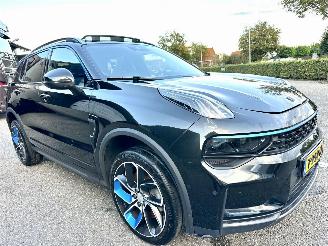 Lynk & Co 01 1.5 aut 220pk plug-In hybrid - pano - nap - front + line + side assist - 360cam - 20 inch - memory - elektr klep - infinity picture 3