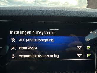 Skoda Karoq 1.5 TSI ACT 150pk 7-Traps aut + F1 Sportline Bus - navi - camera - keyless - virtual - stuurverw - sfeerverl - kuipstoelen picture 12