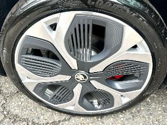 Skoda Octavia RS 2.0 TSI 265pk Aut + F1 Combi - pano - crystal light - front + line + side assist - virtual - 19 inch - keyless picture 121