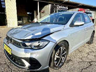 Volkswagen Polo 1.0 TSI 95pk Life 5drs - 76dkm nap - front + line assist - acc - pdc v+a - airco - cruise - carplay - lmv picture 2