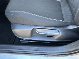 Volkswagen Polo 1.0 TSI 95pk Life 5drs - 76dkm nap - front + line assist - acc - pdc v+a - airco - cruise - carplay - lmv picture 47