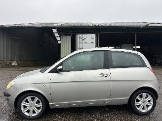 Damaged car Lancia Ypsilon 1.2-16V 80pk Argento - nap - airco - cruise contr - lmv - nieuw apk 10-11-2026 - elektr ramen 2005/1