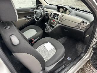 Lancia Ypsilon 1.2-16V 80pk Argento - nap - airco - cruise contr - lmv - nieuw apk 10-11-2026 - elektr ramen picture 12