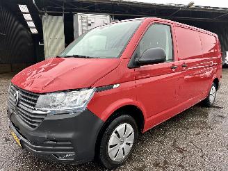 Volkswagen Transporter Gereserveerd 2.0 TDI 150pk 6-bak Lang 3pers - 2x schuifdeur - nap - camera - navi - airco - cruise - pdc - trekh - facelift picture 2