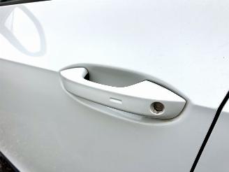 Volkswagen ID.3 58kWh 204pk aut First Plus - nap - navi - cam - keyless - 19 inch - stuurverw - front + line assist - sfeerverl picture 7