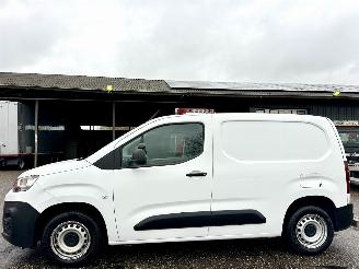 Citroën Berlingo 1.5 BlueHDI 99pk 6-bak euro6 Club - nap - airco - cruise - pdc - carplay - schuif + klapdeuren picture 1