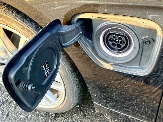 BMW 3-serie 330e 245pk 8-traps aut + f1 high exe - 112dkm nap - harman  - stuur + stoelverw v+a - 360cam - head up - elektr rollo picture 77