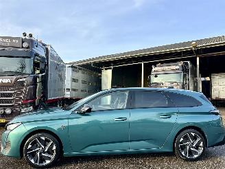 Coche accidentado Peugeot 308 1.2 Turbo 131pk 6-bak Allure Pack Bus - 58dkm nap - 2023/1