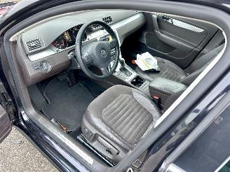 Volkswagen Passat 1.4 TSI 122pk dsg aut + f1 Highline - nap - dvd in hoofdsteunen - navi - clima - cruise - leer + stoelverw picture 17