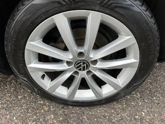 Volkswagen Passat 1.4 TSI 122pk dsg aut + f1 Highline - nap - dvd in hoofdsteunen - navi - clima - cruise - leer + stoelverw picture 84