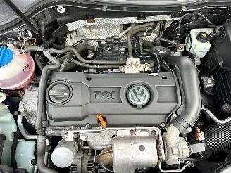 Volkswagen Passat 1.4 TSI 122pk dsg aut + f1 Highline - nap - dvd in hoofdsteunen - navi - clima - cruise - leer + stoelverw picture 11