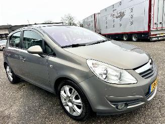 Opel Corsa 1.4-16V 101pk Cosmo 5drs - pano - nap - clima - cruise - half leer - pdc - licht + regens + dimmend binnenspiegel picture 4