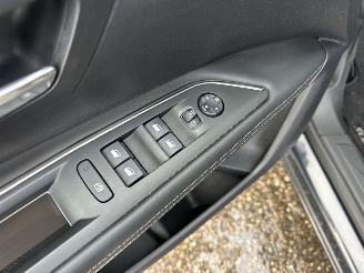 Peugeot 3008 1.2T PureTech 131pk aut + f1 Première - virtual - line + side assist - clima - cruise - pdc v+a - privacy glass picture 46