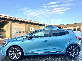 Unfallwagen Renault Clio 1.6 E-Tech Hybrid 140 Intens 2021/1