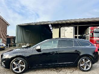 Damaged car Volvo V-60 2.4 D5 2015/12