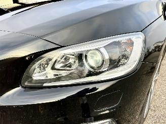 Volvo V-60 2.4 D5 Hybrid aut AWD R-Design - schuifdak - leer - nav - cam - front + line + side assist - harman/kardon picture 8