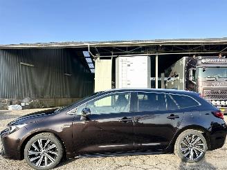 Auto incidentate Toyota Corolla Touring Sports 1.8 Hybrid 148pk aut Dynamic - nap - keyless - navi - cam - trekh - front + line assist - pdc v+a 2021/4