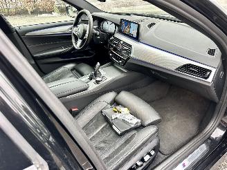 BMW 5-serie 540i 340pk aut + f1 High Exe M-Sport - schuifdak - hud - softclose - b&w - 360cam - stoelvent - stuurverw picture 67