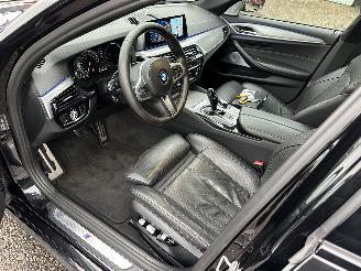 BMW 5-serie 540i 340pk aut + f1 High Exe M-Sport - schuifdak - hud - softclose - b&w - 360cam - stoelvent - stuurverw picture 18