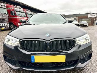 BMW 5-serie 540i 340pk aut + f1 High Exe M-Sport - schuifdak - hud - softclose - b&w - 360cam - stoelvent - stuurverw picture 3