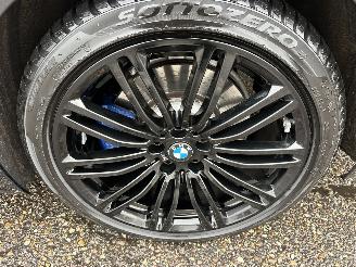 BMW 5-serie 540i 340pk aut + f1 High Exe M-Sport - schuifdak - hud - softclose - b&w - 360cam - stoelvent - stuurverw picture 100