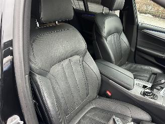 BMW 5-serie 540i 340pk aut + f1 High Exe M-Sport - schuifdak - hud - softclose - b&w - 360cam - stoelvent - stuurverw picture 72