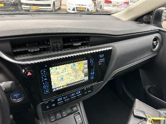 Toyota Auris Touring Sports 1.8 Hybrid 123pk aut pano - nap - navi - camera - keyless - front + park + line assist - pdc v+a picture 16