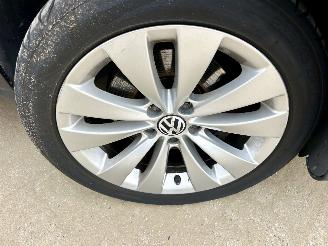 Volkswagen Passat 2.0 FSI 150pk 6-Traps automaat Comf Bus - nap - clima - cruise - navi - pdc v+a - licht + regensensor picture 66