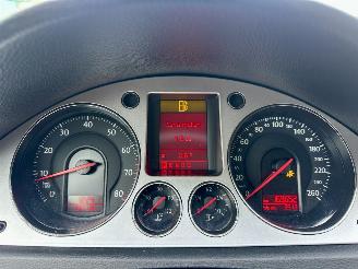 Volkswagen Passat 2.0 FSI 150pk 6-Traps automaat Comf Bus - nap - clima - cruise - navi - pdc v+a - licht + regensensor picture 19