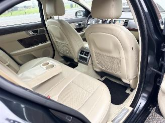 Jaguar XF 3.0 V6 238pk aut + f1 Prem Luxury - schuifdak - leer - nav - cam - elektr rollo - B&W - stoelvent - stuurverw picture 61