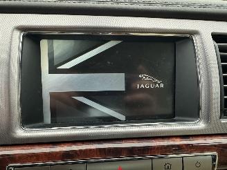 Jaguar XF 3.0 V6 238pk aut + f1 Prem Luxury - schuifdak - leer - nav - cam - elektr rollo - B&W - stoelvent - stuurverw picture 25