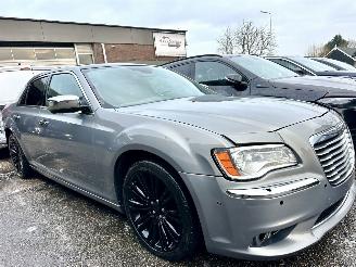 Lancia Thema 3.0D V6 Turbo 190pk aut Platinum - xenon - navi - leer - memory - elektr rollo - stoelverw v+a picture 4