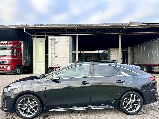 Damaged car Kia Proceed 1.4 T-GDI 140pk 7-Traps aut GT-Line - nap - pano - front + line assist - stuur + stoelverw - cam - navi - keyless 2019/5
