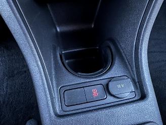 Volkswagen Up! 1.0i 65pk BMT 5drs - nap - clima - camera - cruise - pdc - licht + regensensor - line assist picture 32