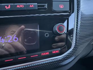 Volkswagen Up! 1.0i 65pk BMT 5drs - nap - clima - camera - cruise - pdc - licht + regensensor - line assist picture 33