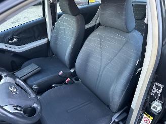 Toyota Yaris 1.3 VVTi MMT Automaat Luna 5drs - nap - clima - cruise - lmv + all season - elektr ram - cv op afstandbed picture 16