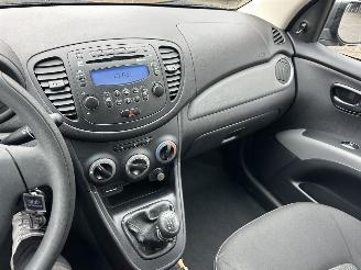 Hyundai I-10 1.1 i-Drive 69pk Cool 5drs - 62dkm nap - airco - elektr ramen - facelift - aux - usb - radio cd - rijdbaar picture 15