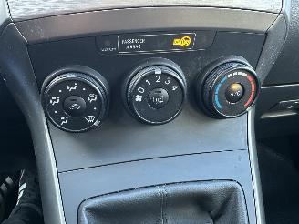 Toyota Verso 1.6 VVT-i 132pk 6-bak Comfort 7Pers - airco - 4x elektr ramen - radio cd + aux - trekh - 4x all season picture 39