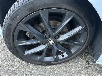 Seat Leon 1.5 TSI 131pk FR Ult Ed - pano - 78dkm - facelift - virtual - front assist - sfeerverl - pdc v+a - alarm - nardo grey picture 98