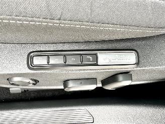 Volkswagen Golf 1.5 eTSI 162pk aut + f1 Style - nap - pano - virtual - massage - front + line + side + park assist - virtual picture 18