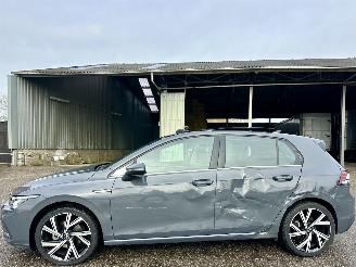 Schadeauto Volkswagen Golf 1.5 eTSI 162pk aut + f1 Style - nap - pano - virtual - massage - front + line + side assist - full led 2021/3