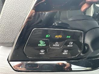 Volkswagen Golf 1.5 eTSI 162pk aut + f1 Style - nap - pano - virtual - massage - front + line + side + park assist - virtual picture 39
