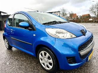 Peugeot 107 1.0-12V 68pk Urban Move - nap - airco - elektr ramen - nw apk t/m 01-2027 - toerenteller - rijdt goed picture 4